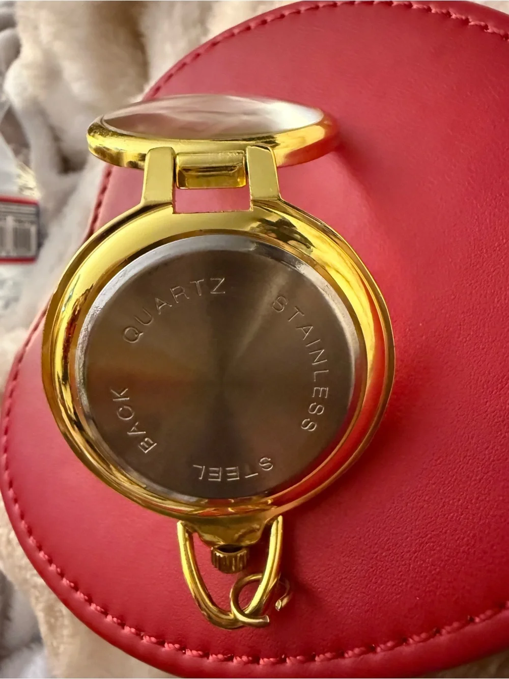 Beautiful Golden Pocket Pendant Quartz Watch with White Dial